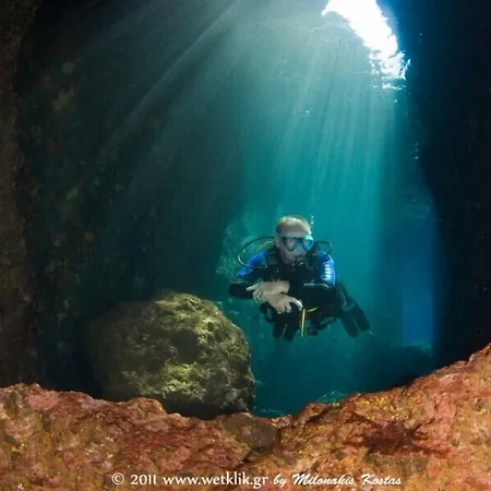 アパートホテル Makris