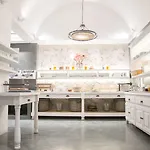 Makris Aparthotel