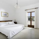Aparthotel Makris