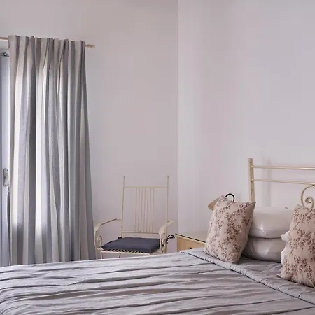 Makris 3* Kamari (Santorini)