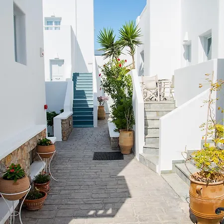 Makris Aparthotel 3*