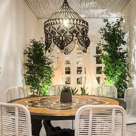 Makris Kamari (Santorini)
