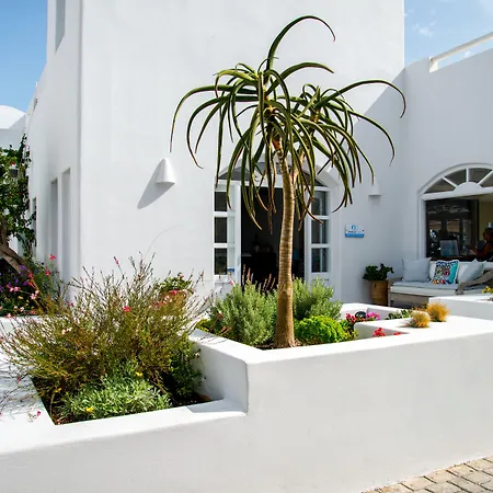 马克里斯海滩公寓式酒店 3* Kamári