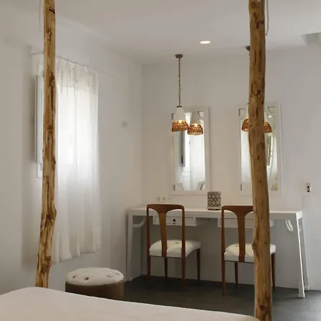 马克里斯海滩公寓式酒店 3* Kamári