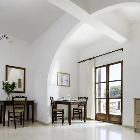 马克里斯海滩公寓式酒店 公寓式酒店 Kamári