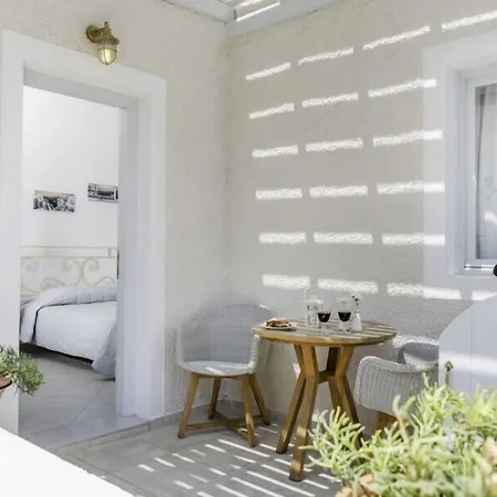 Makris Apartahotel Kamári