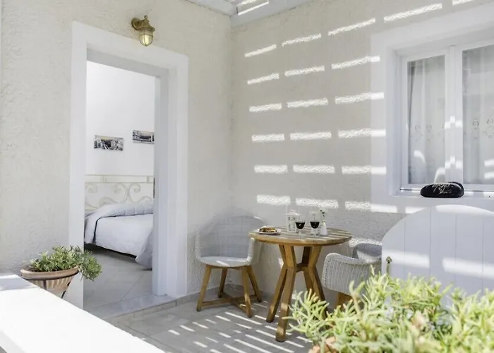 Makris Aparthotel Kamári