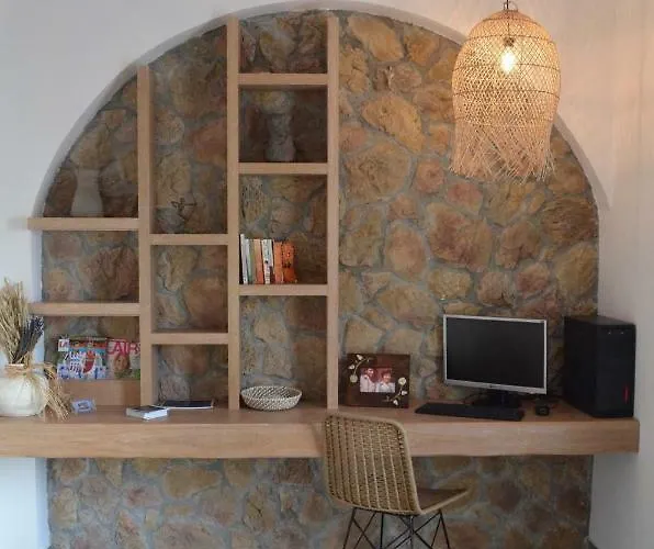 Aparthotel Makris 3*